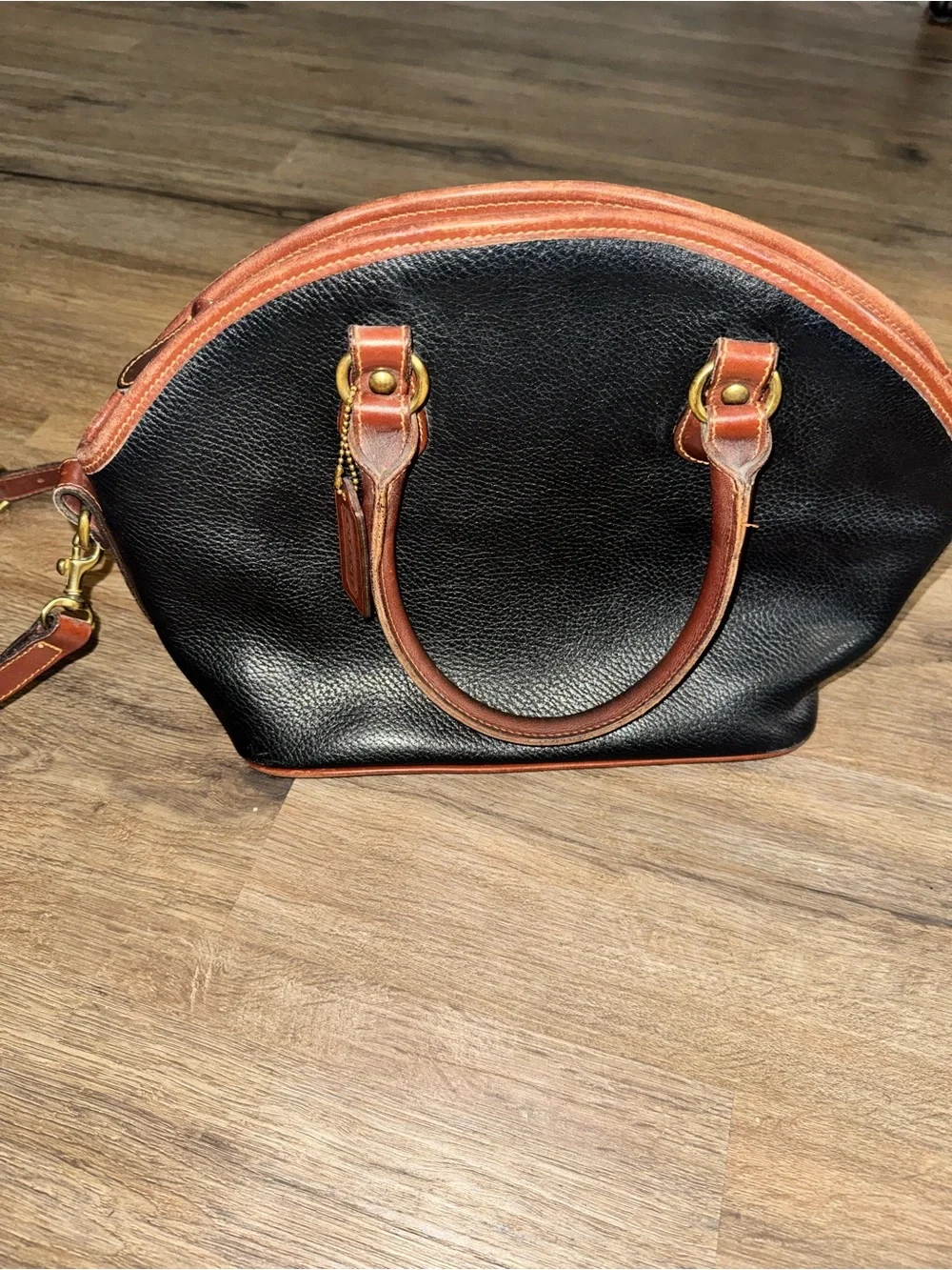 Vintage Coach pebbled leather crossbody bag